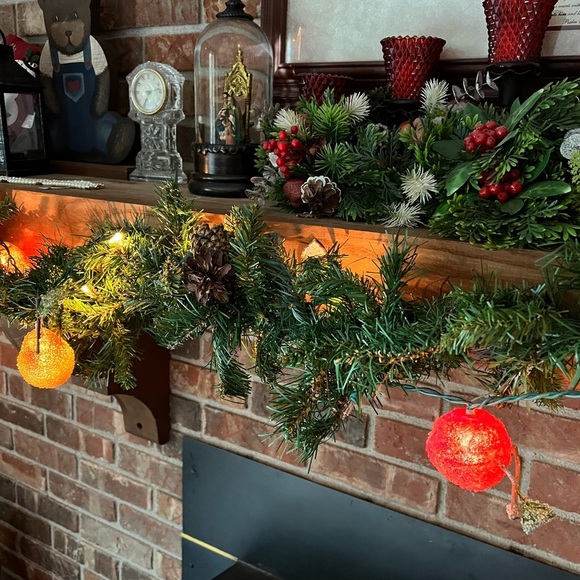 Vintage 1990's Apple and Pear
Pinecone Garland 8 Feet Long - Picture 5 of 11